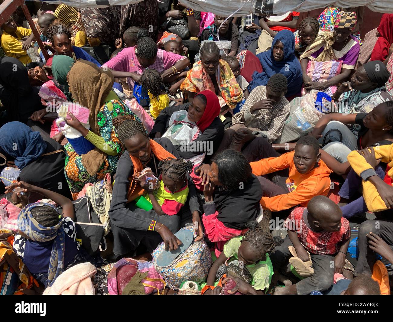 Renk South Sudan 20th Mar 2024 Refugees From Sudan Sit Crowded