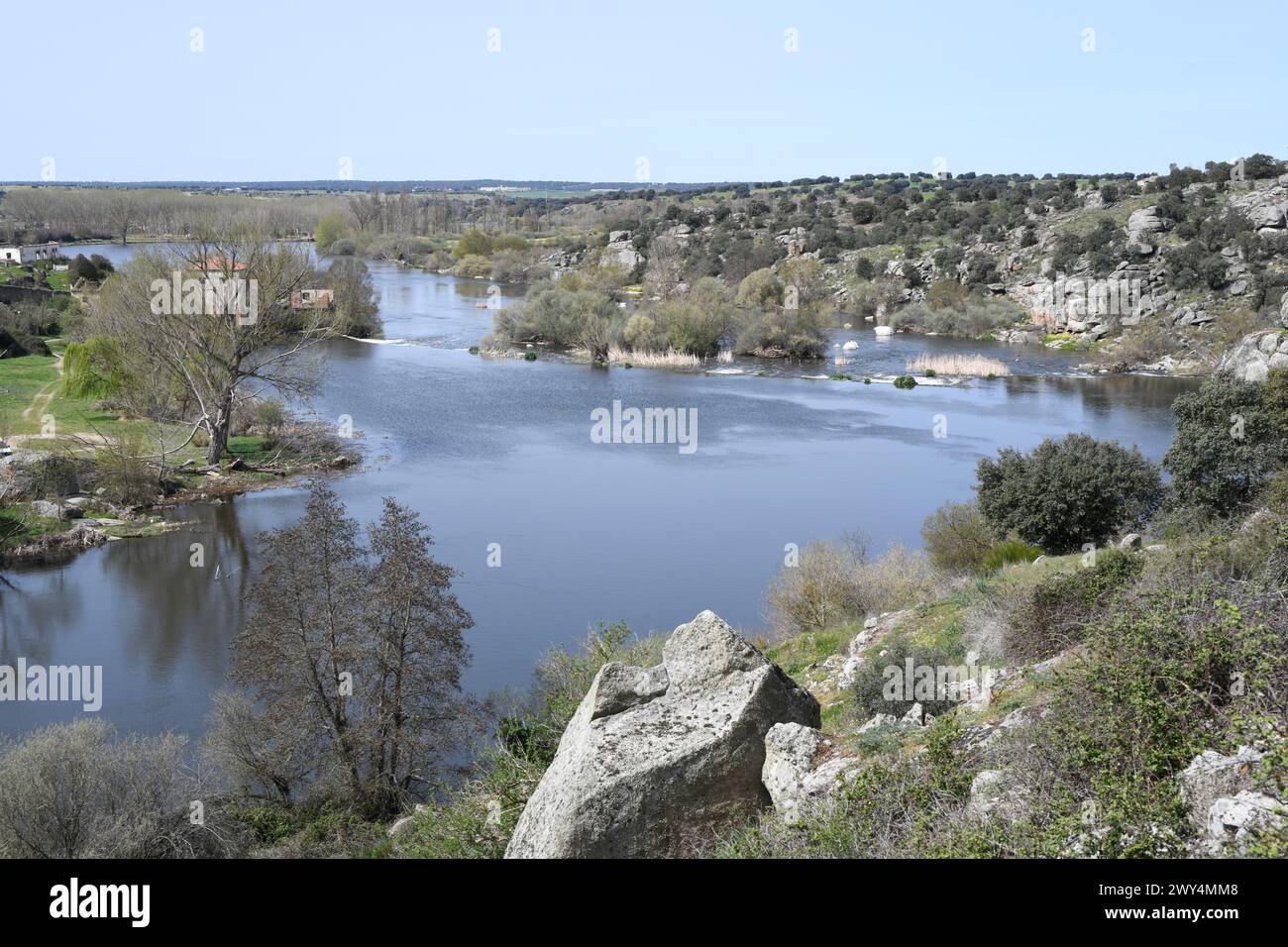 Tormes river in Ledesma. Salamanca province, Castilla y Leon, Spain. Stock Photo