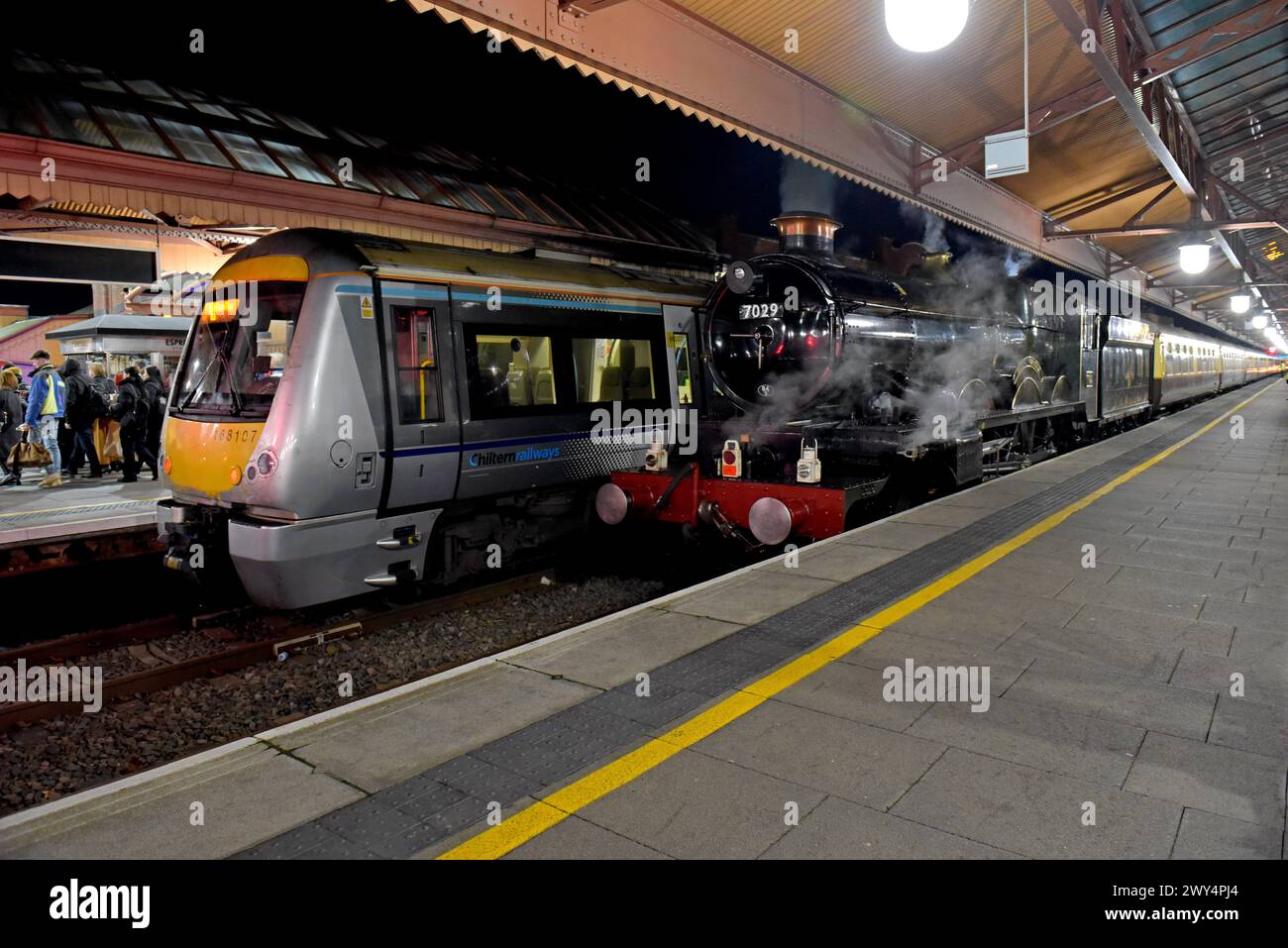 GWR steal loco 7029 Clun Castle operating the Vintage Trains Polar