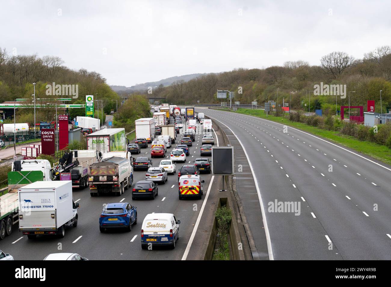 Queuing traffic heading clockwise on the M25 between junctions 5 and 6