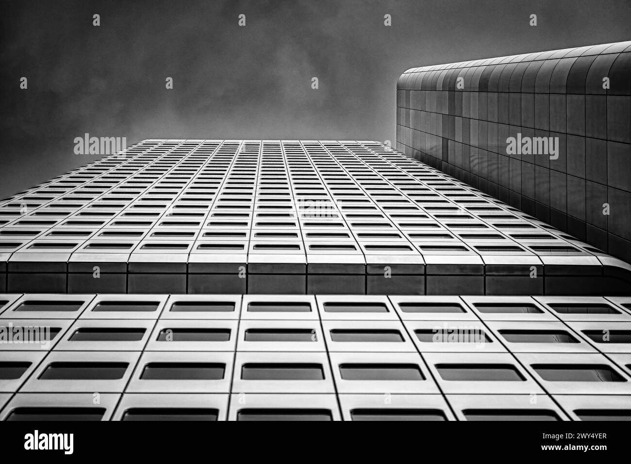 Image tall office buildings Black and White Stock Photos & Images - Alamy