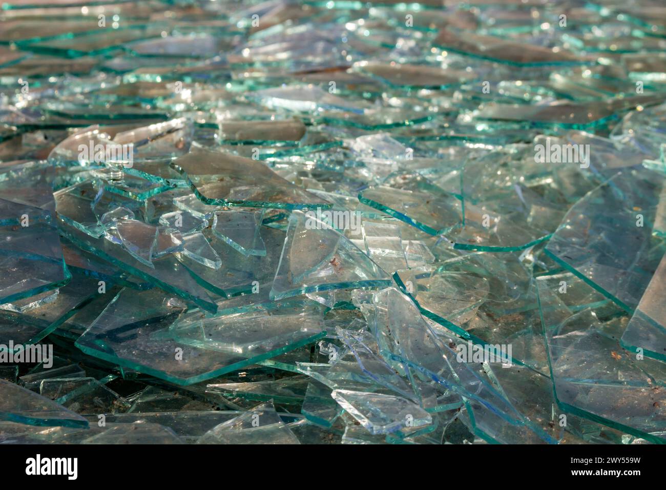 Shards of broken glass hi-res stock photography and images - Alamy