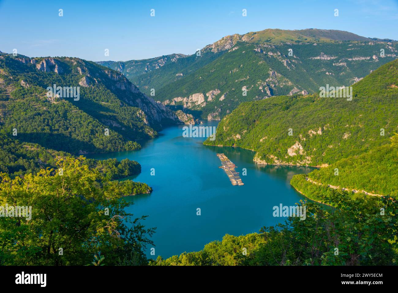 Piva Reka Green river canyon summit valley hi-res stock photography and images ...