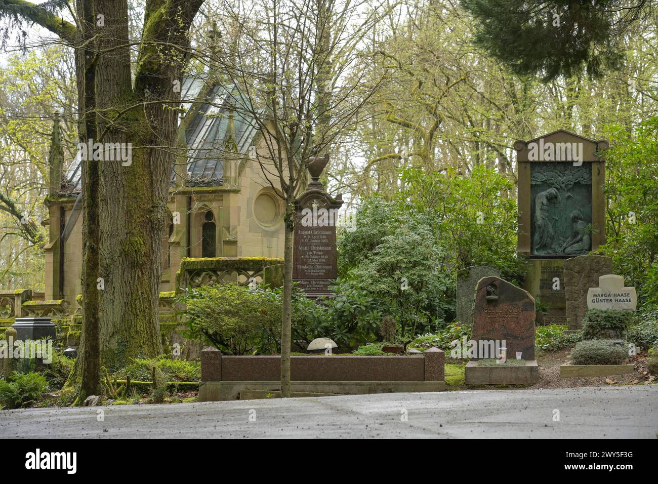 Gräber, Grabsteine, Nordfriedhof, Wiesbaden, Hessen, Deutschland Stock Photo