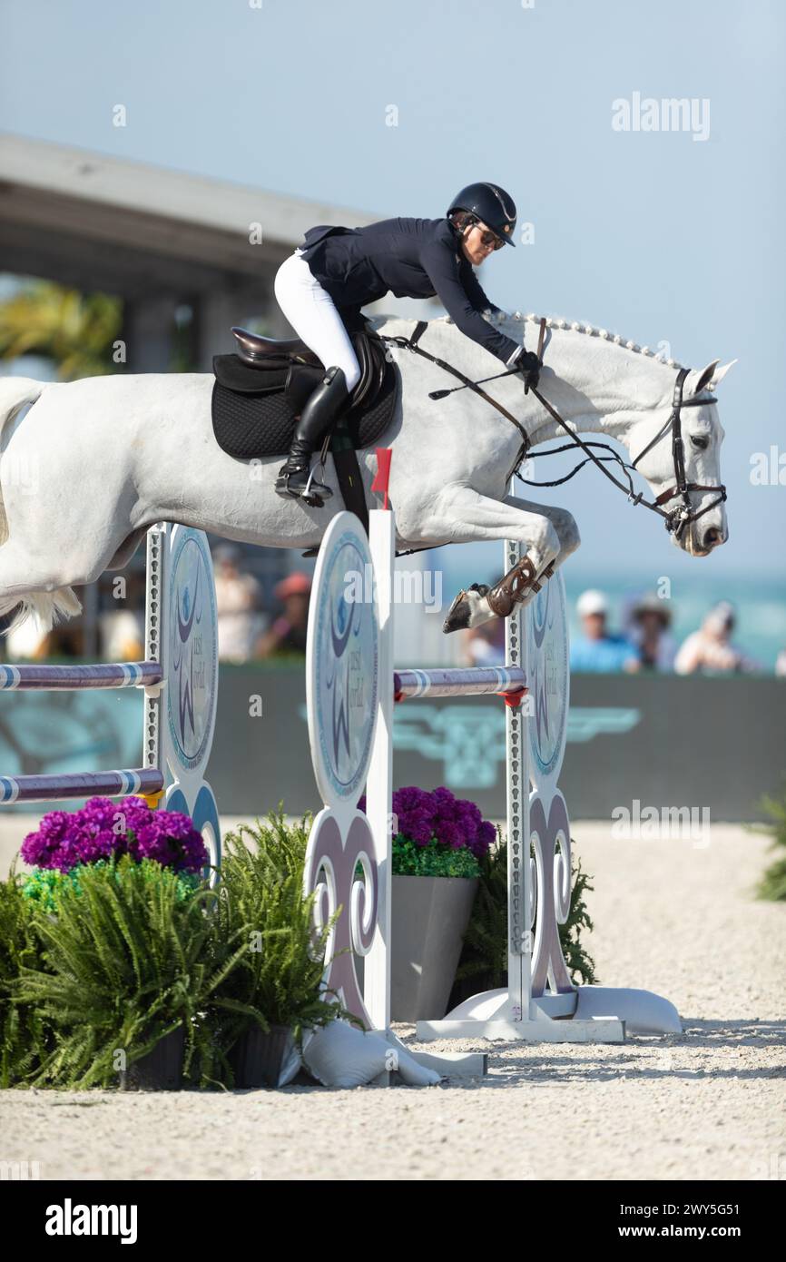 Miami Beach, USA - April 3, 2024. Mallory Vale of the USA and riding Gray's Inn competes during the 1.40 Speed Class at Longines GCL Miami. Stock Photo