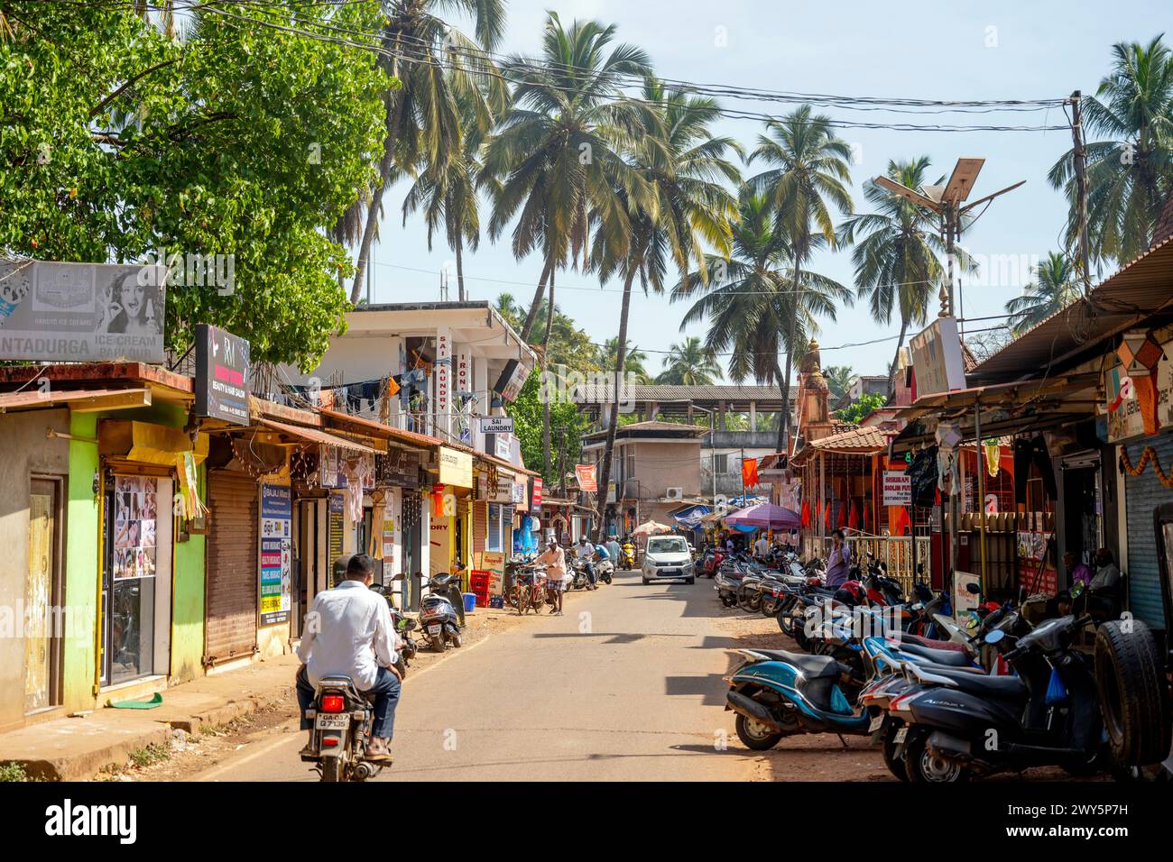 Indien, Goa, Siolim, Strassenszene Stock Photo - Alamy