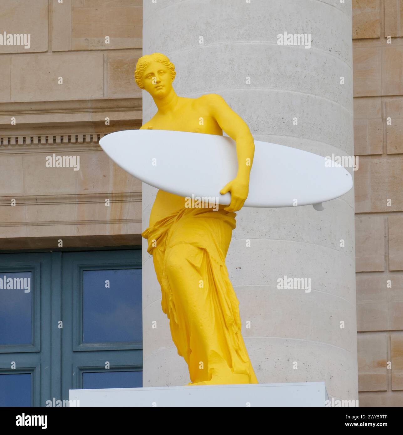 VENUS DE MILO SCULPTURES EMBODYING THE OLYMPIC SPIRIT ADORN PARIS Stock Photo