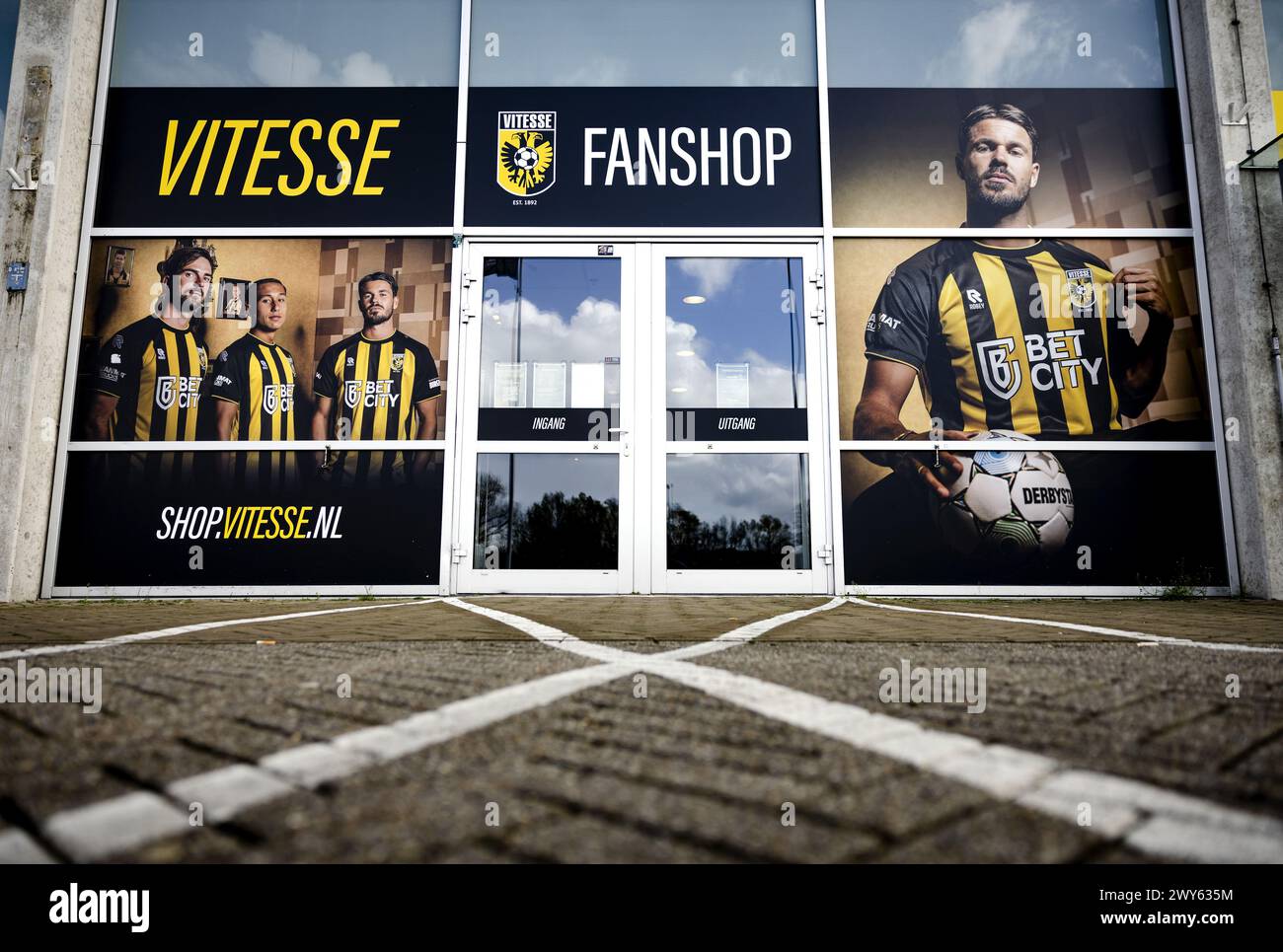 ARNHEM - The fan shop at the GelreDome stadium, home base of football club Vitesse. The football club is concerned about the withdrawal of the professional license. In addition to the financial problems, Vitesse is also having a very difficult year in terms of sport. The club is in seventeenth place and has to fear relegation. ANP SEM VAN DER WAL netherlands out - belgium out Stock Photo