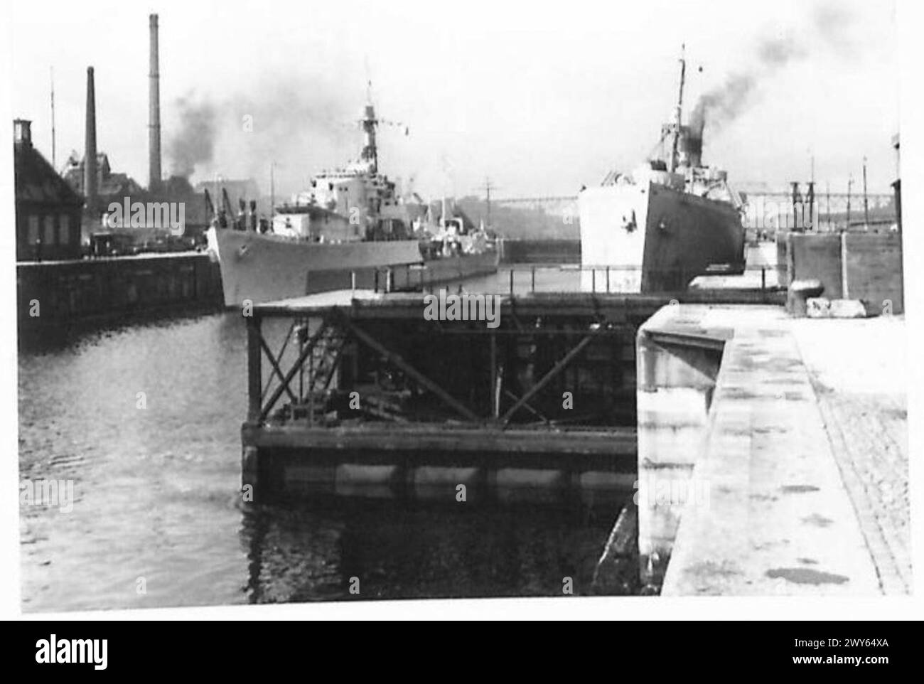 FIRST LORD OF THE ADMIRALTY ARRIVES AT KIEL H.M.Destroyer "Onslow