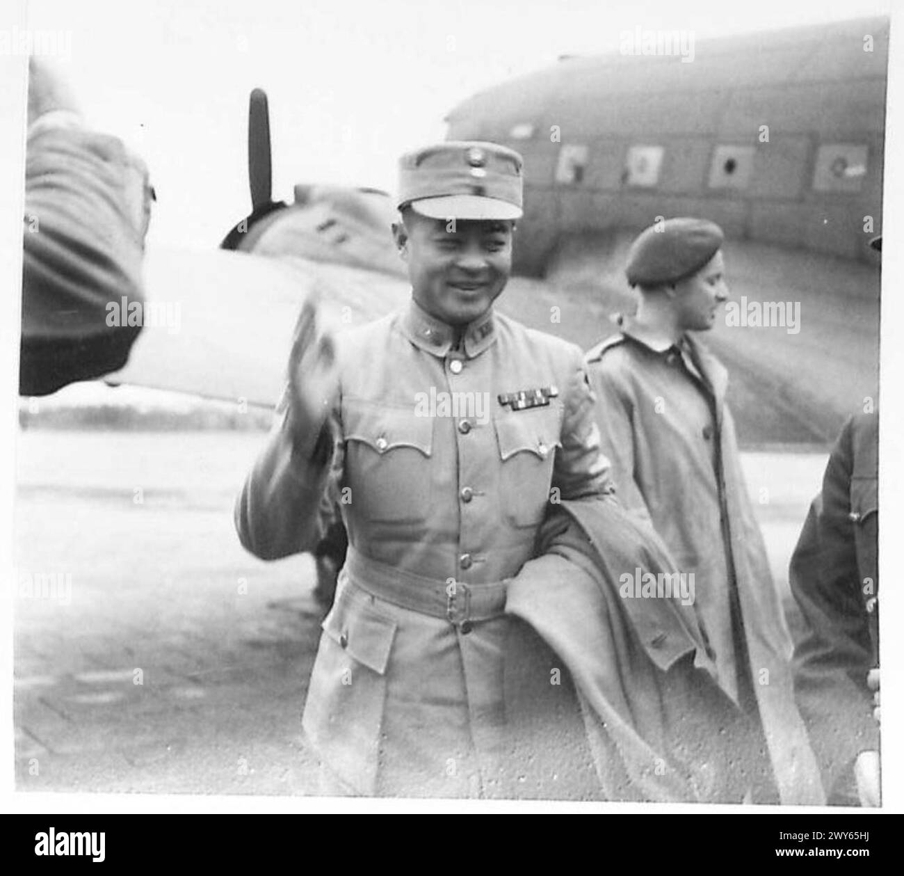 CHINESE GENERAL VISITS HAMBURG Pictures show Major General Feng Yee and his staff before their
