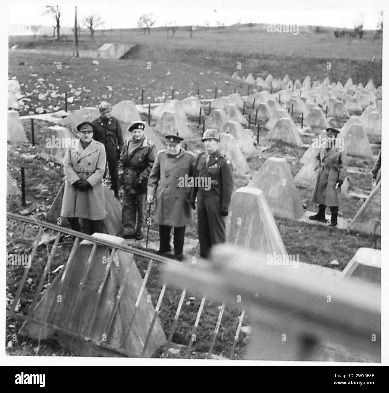 PRIME MINISTER VISITS THE WESTERN FRONT - The Prime Minister with Gen