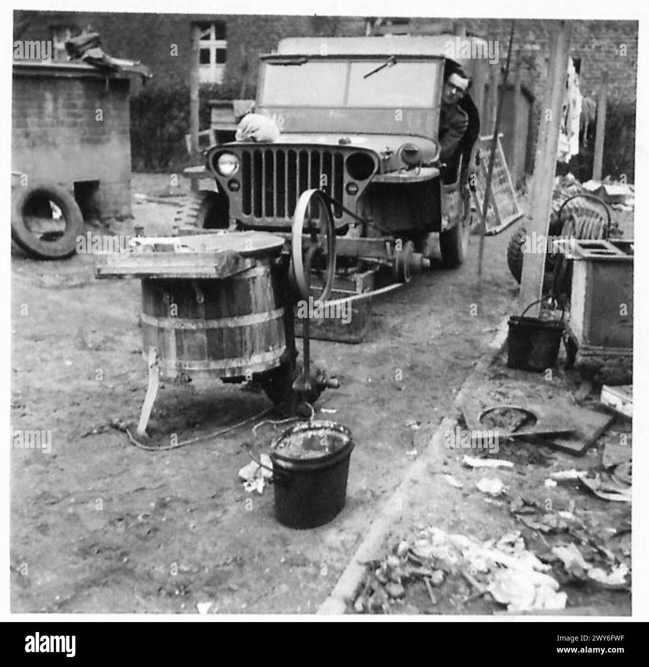 Abandoned Washing Machine Black And White Stock Photos Images Alamy abandoned-washing-machine-black-and-white-stock-photos-images-alamy