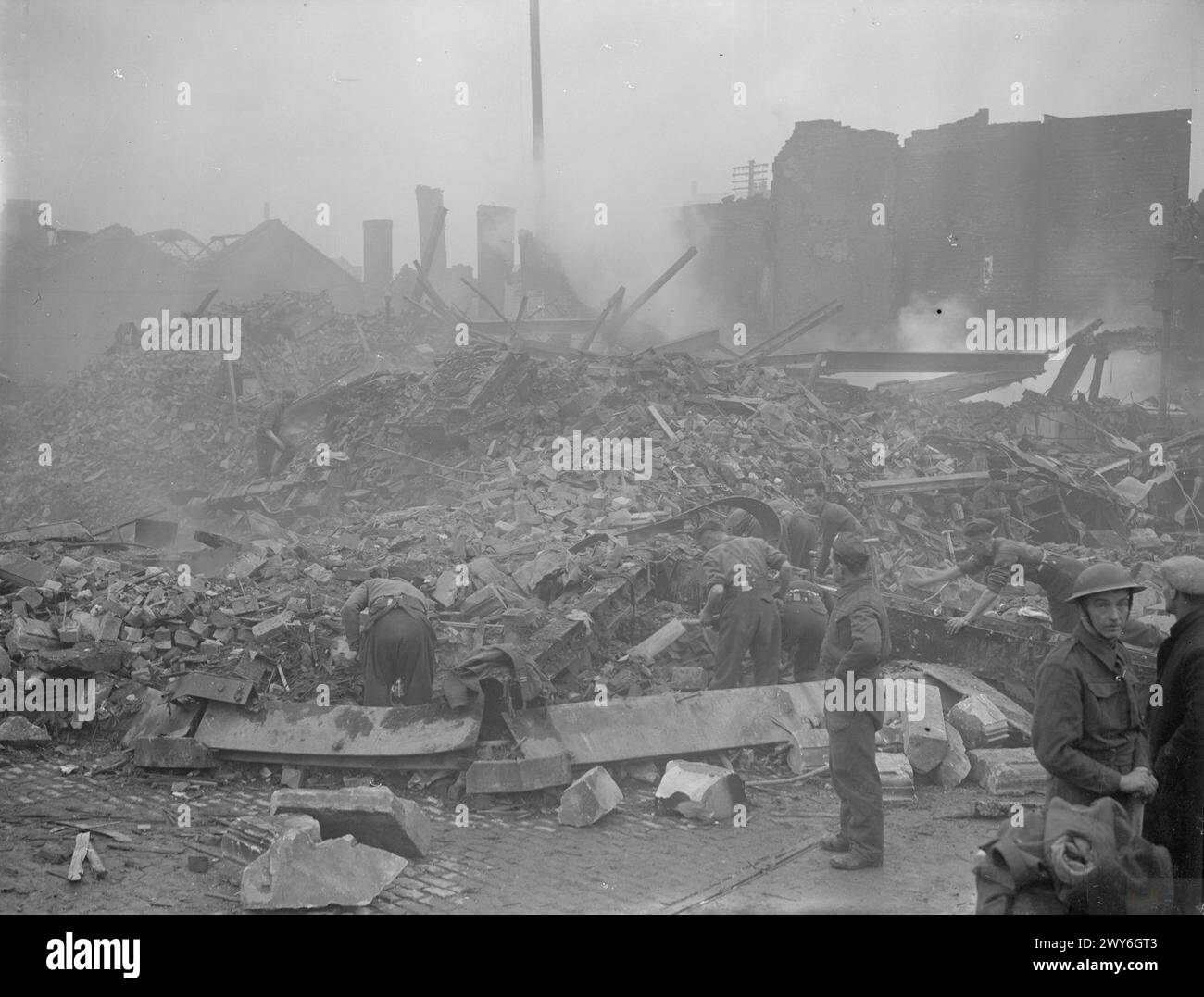 OPERATION MOONLIGHT SONATA: BOMB DAMAGE IN COVENTRY, NOVEMBER 1940 ...