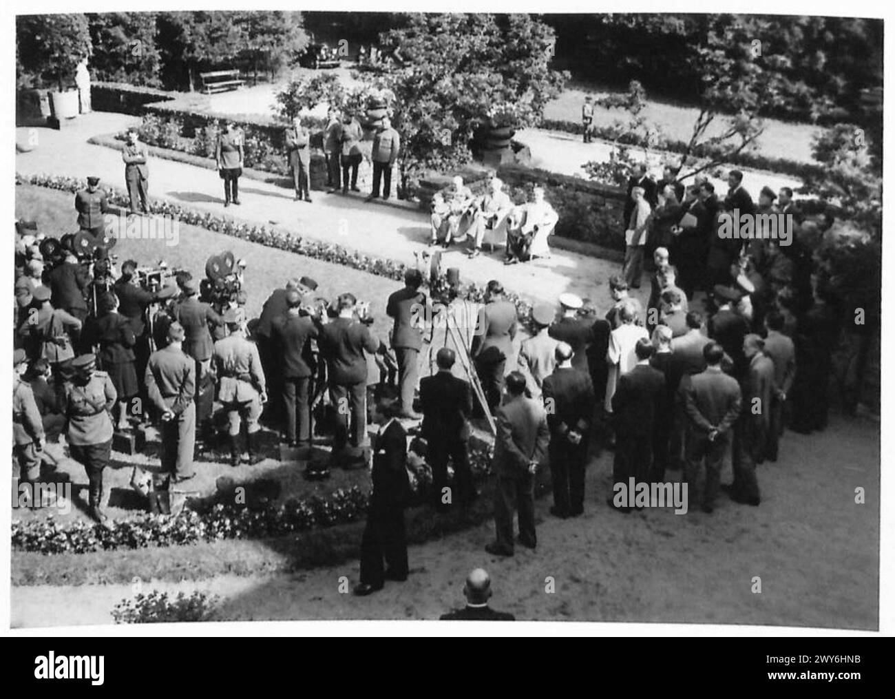 Photographs of leaders Black and White Stock Photos & Images - Alamy
