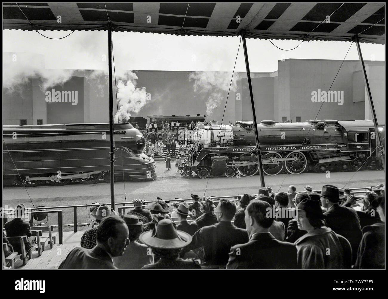 1939 New York World's Fair. Railroad Pageant. Raymond Loewy styled Pennsylvania 4-6-2 was built in 1920 and streamlined later. Lackawanna Hudson here is 1151 and was renumbered '1939' specifically for this fair. Stock Photo