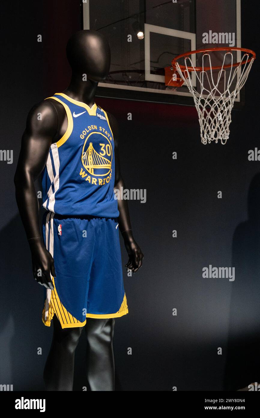 Stephen Curry complete uniform worn during NBA vs. WNBA 3point