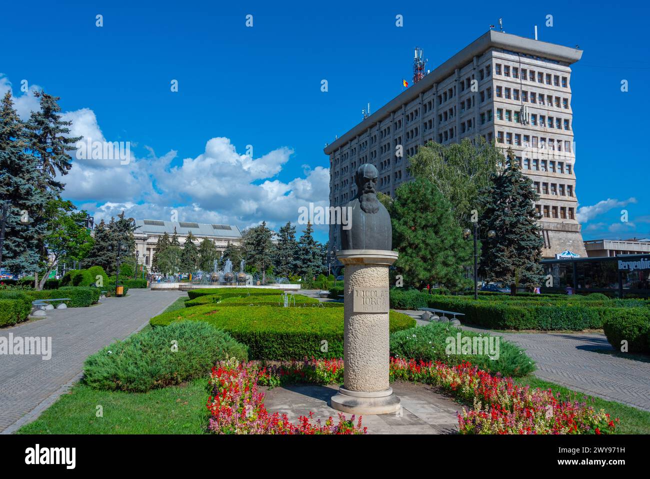 ploiesti, Romania, August 7, 2023: Sculpture of Nicolae Iorga in the center of ploiesti, Romania Stock Photo
