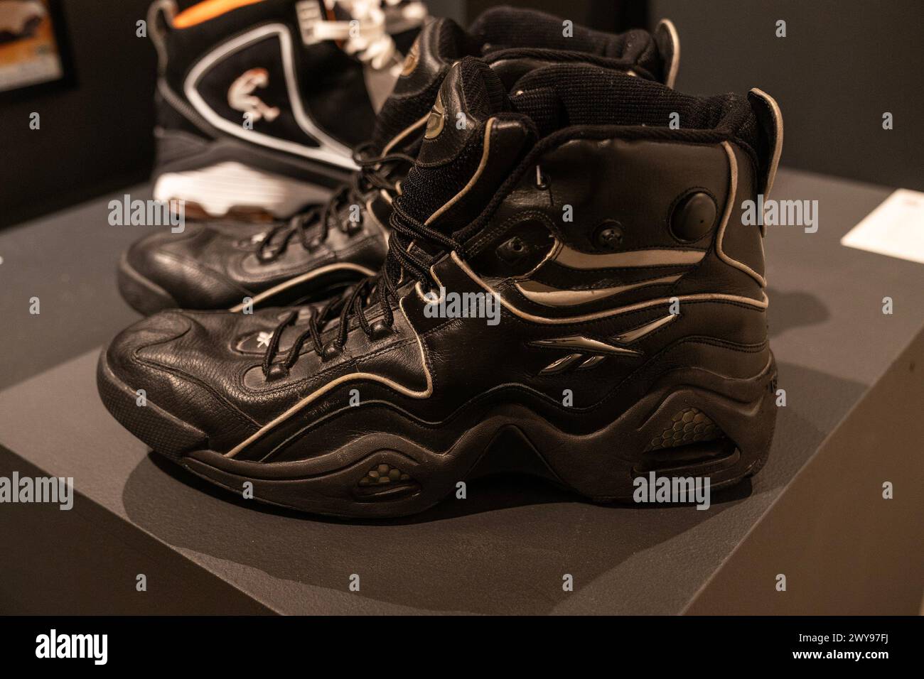 Shaquille o’neal kobe hires stock photography and images Alamy
