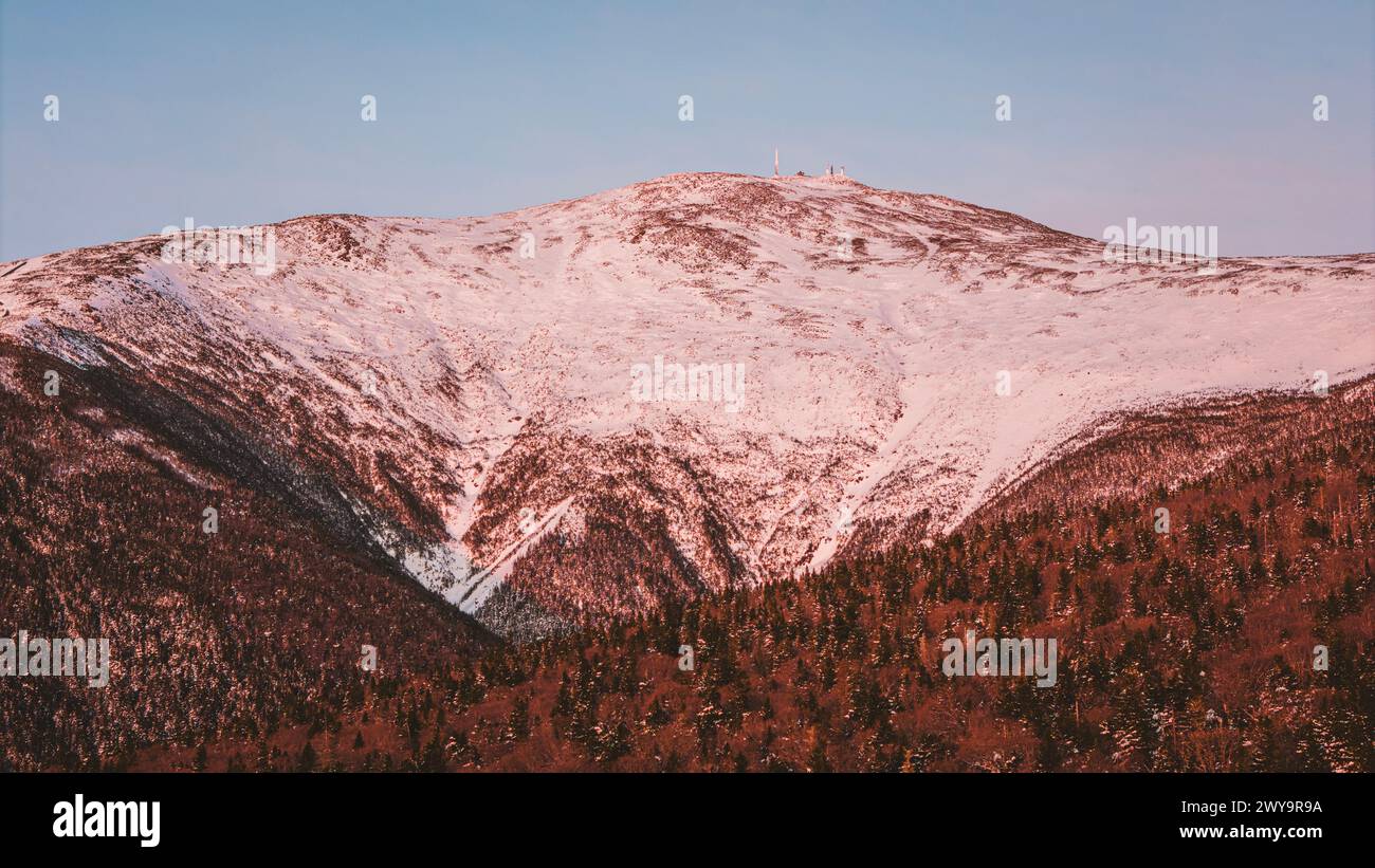 New hampshire winter snow scenic hi-res stock photography and images ...