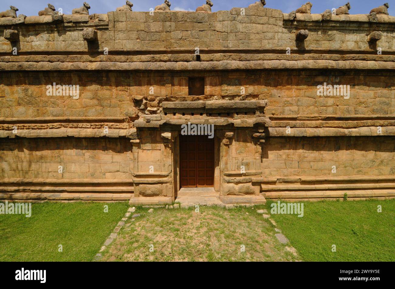 Hindu temple, Thanjavur, UNESCO World Heritage Site, Tamil Nadu, India ...