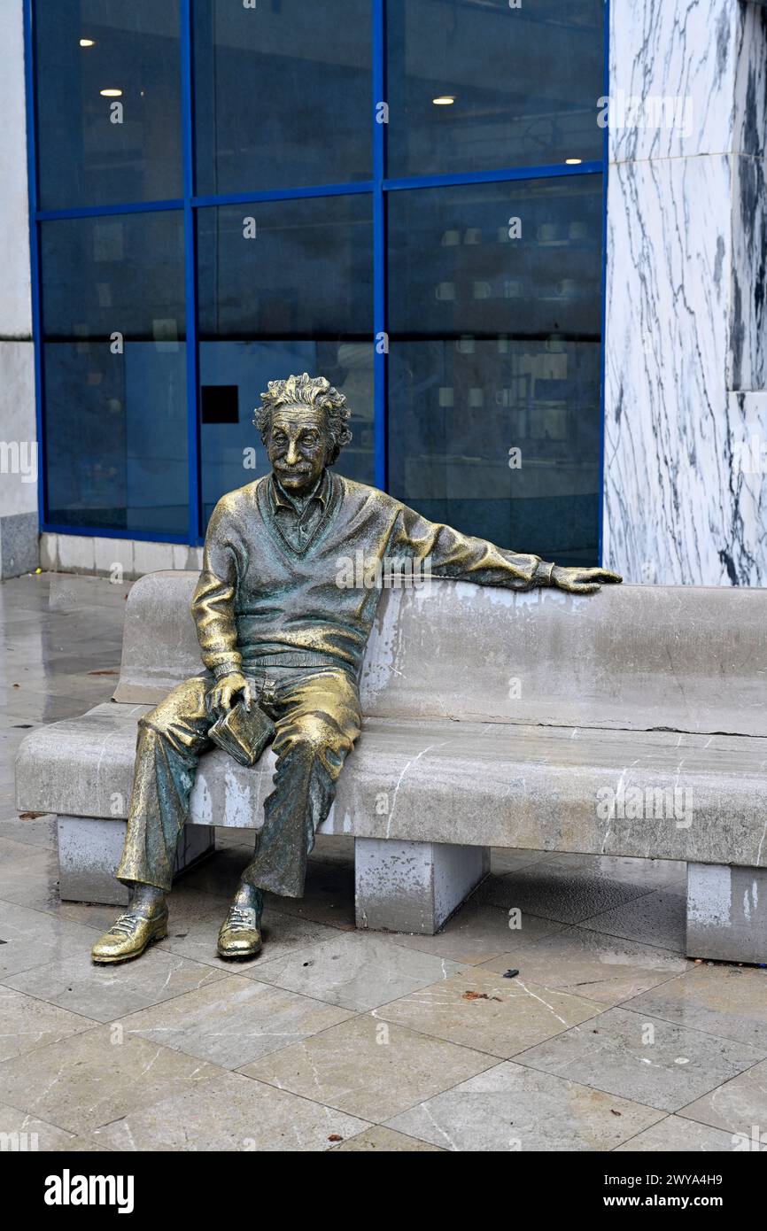 Statue of Albert Einstein sitting on bench outside the Science museum in Parque de las Ciencias, Granada, Spain Stock Photo