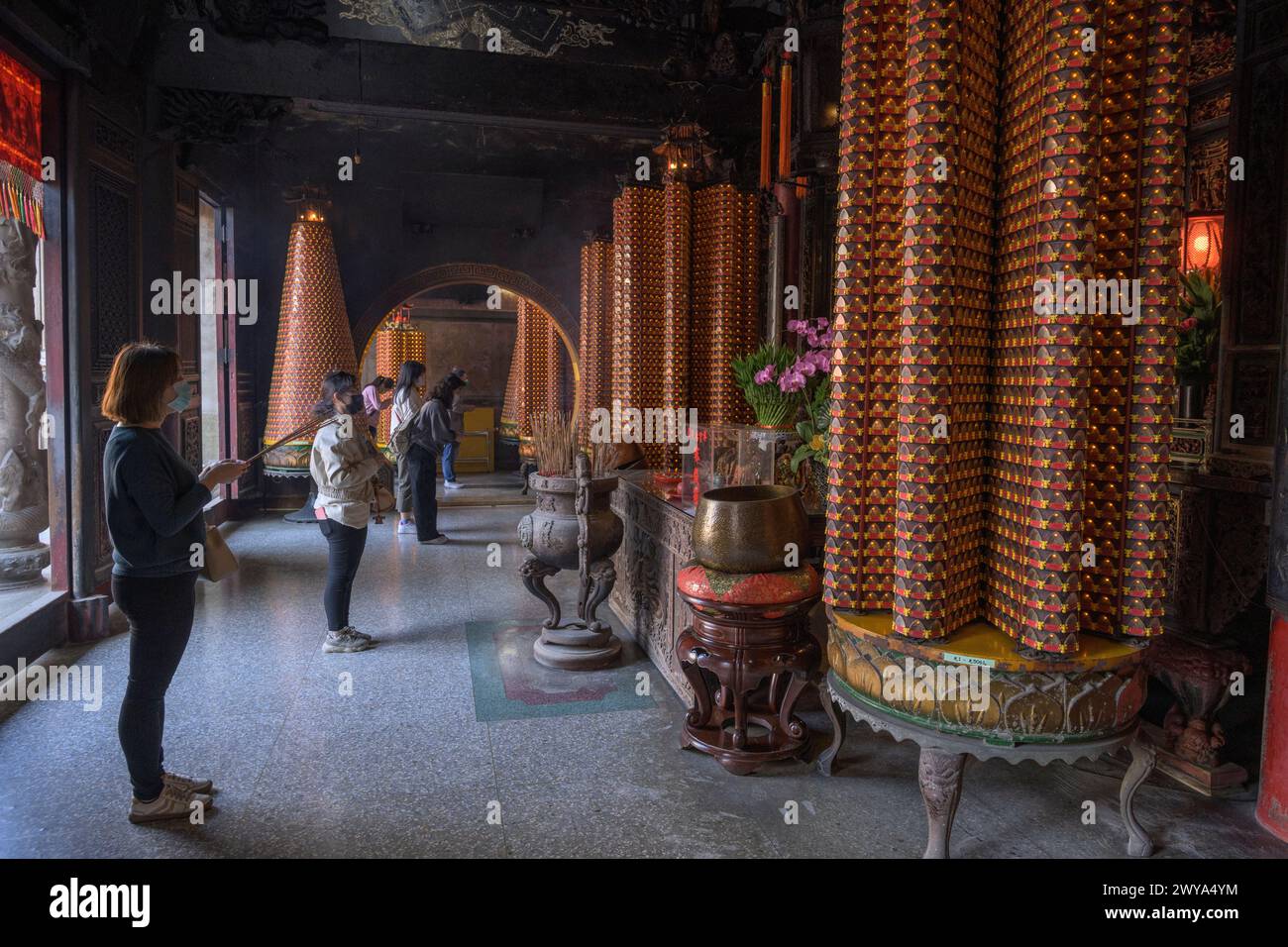 Altar of incense holy place hi-res stock photography and images - Alamy