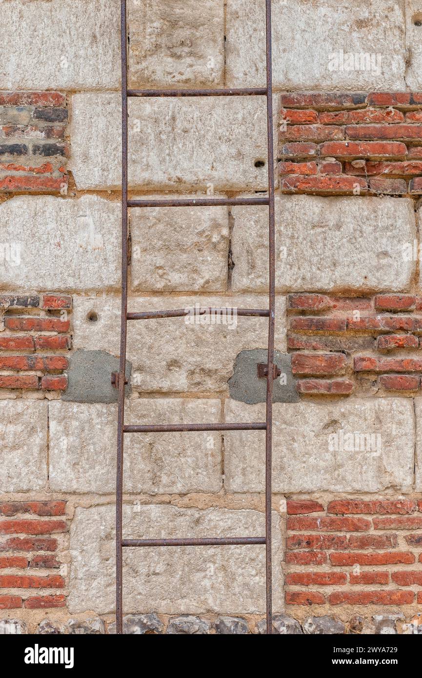 Rusty old traditional ladder hi-res stock photography and images - Alamy