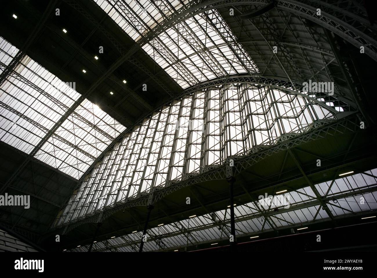 Light roof structure hi-res stock photography and images - Alamy