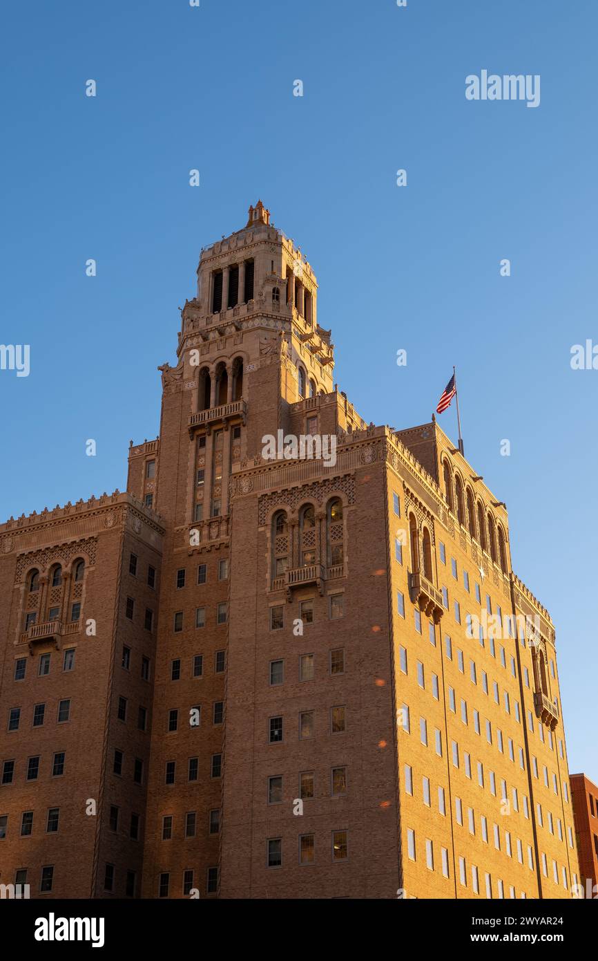 ROCHESTER, MN 14 DEC 2024 Mayo Clinic Plummer Building, an landmark historic edifice with