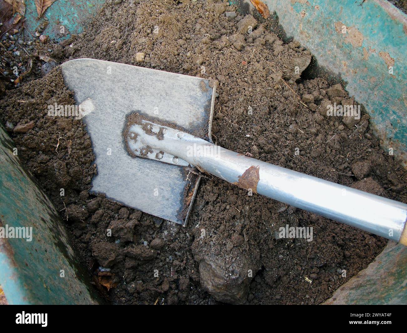Spade tool hi-res stock photography and images - Alamy