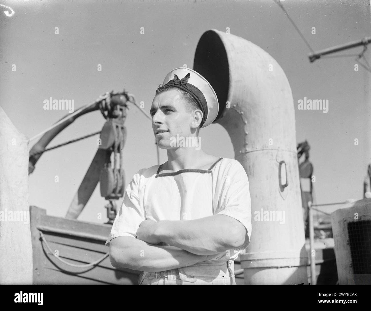 MINESWEEPING ON THE MEDITERRANEAN WAR ROUTES. 18 DECEMBER 1942, ABOARD ...