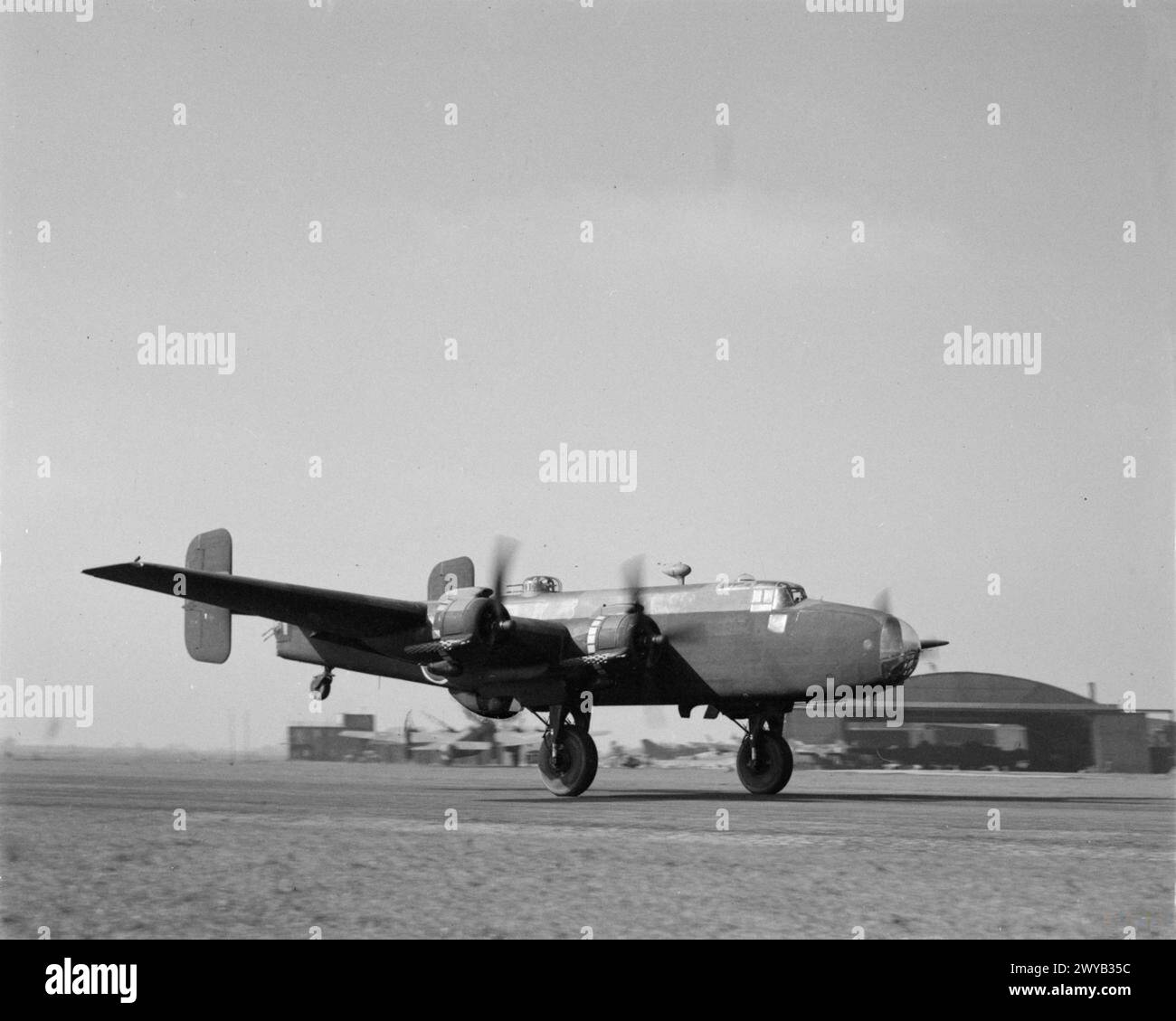 AIRCRAFT OF THE ROYAL AIR FORCE 1939-1945:HANDLEY PAGE HP.57 HALIFAX ...