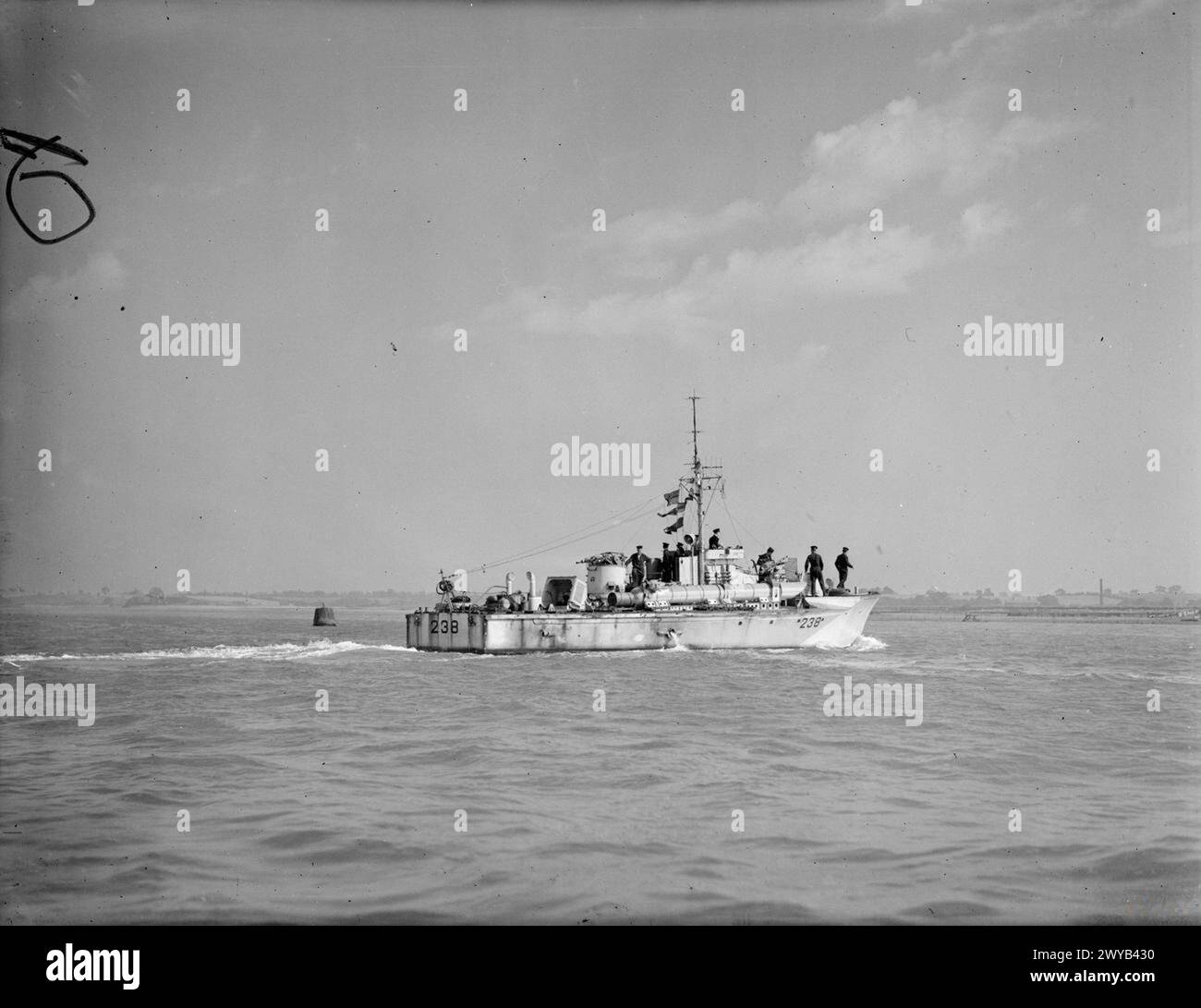 VOSPER MTB AT SPEED. 26 JULY 1944, AT HMS BEEHIVE. - MTB of the Vosper ...