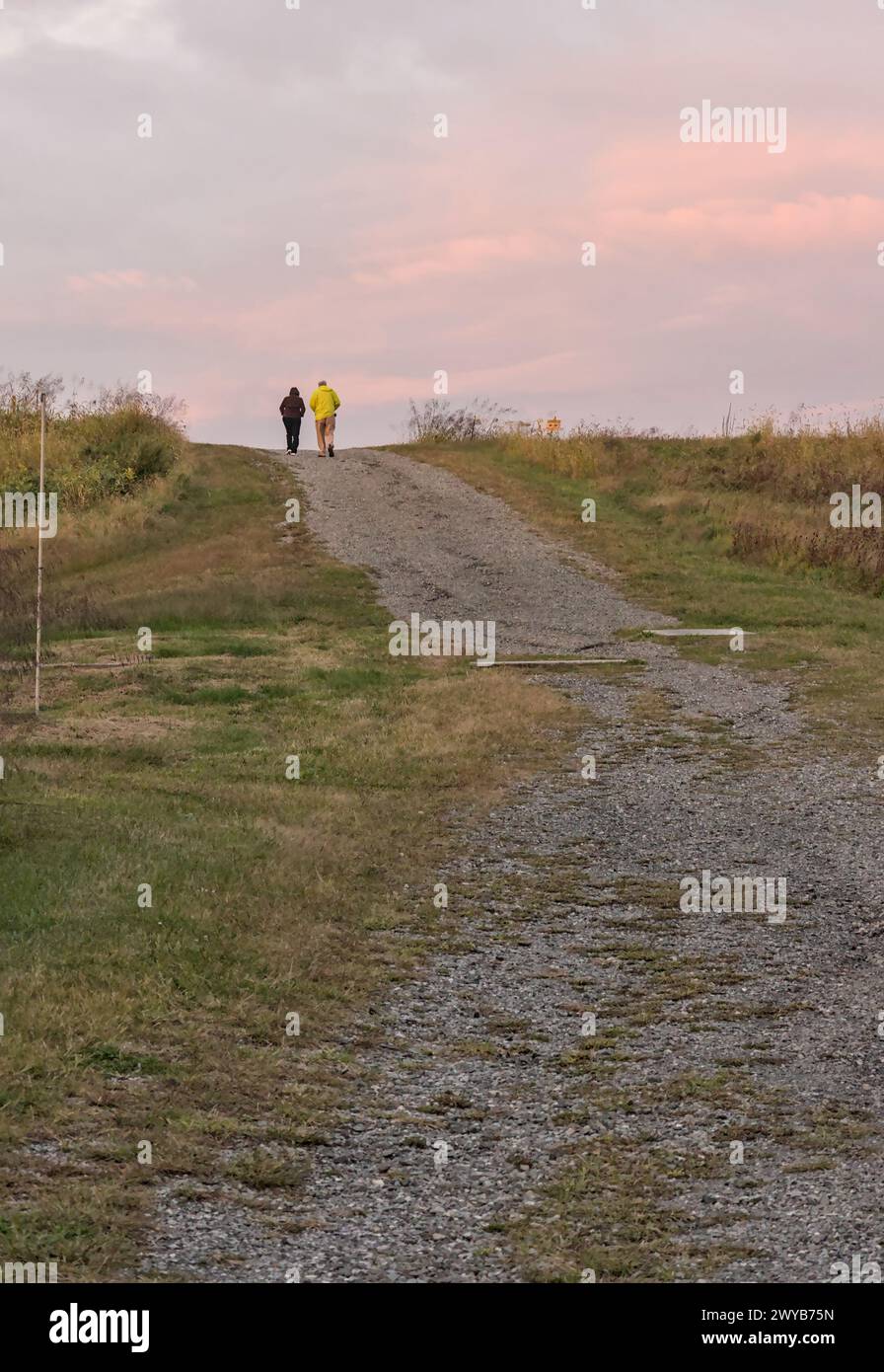Old man walking away hi-res stock photography and images - Alamy