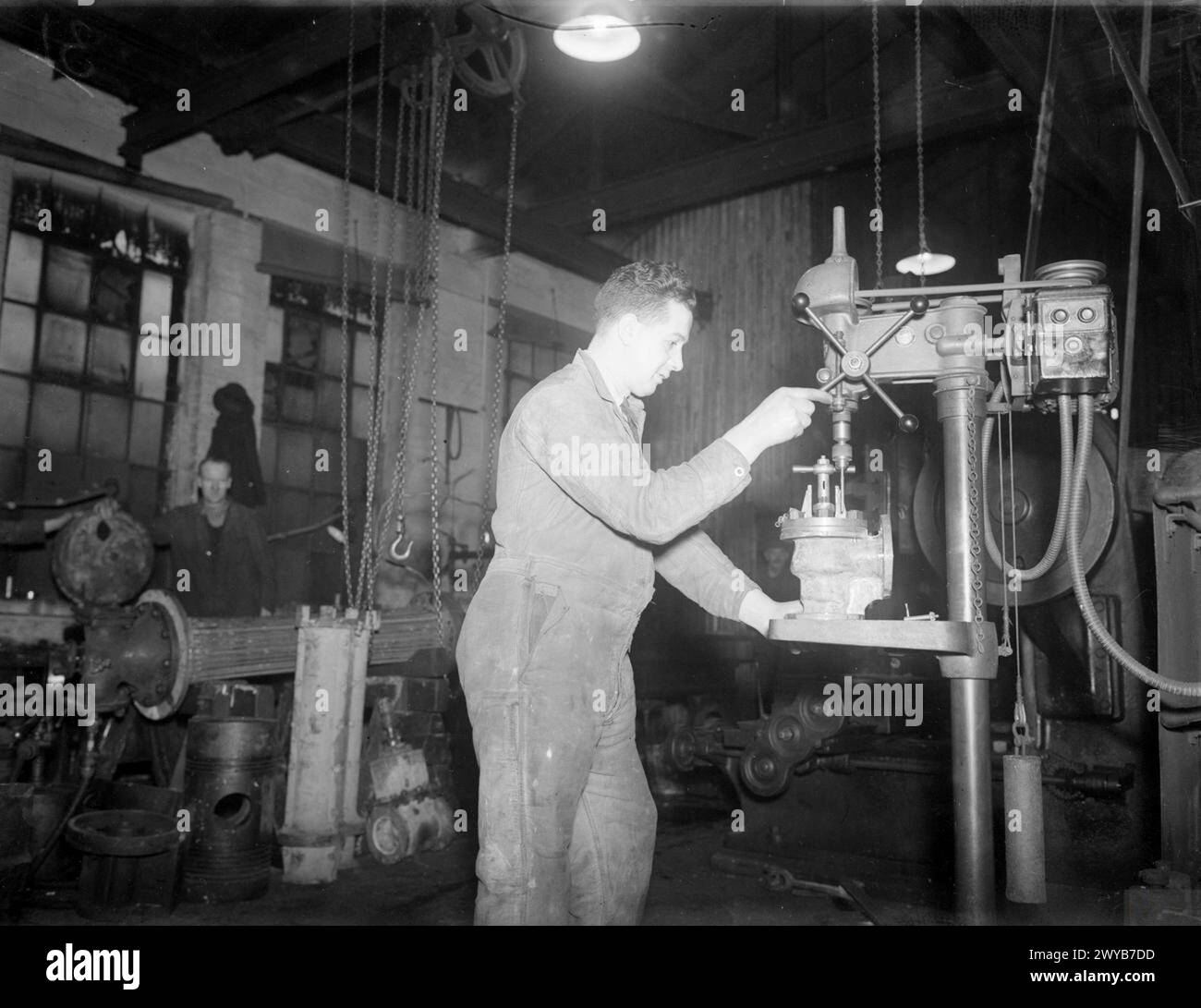 MEN BEHIND BRITAIN'S SHIPS. 15 DECEMBER 1944, ROLLO, GRAYSON & CLOVER ...