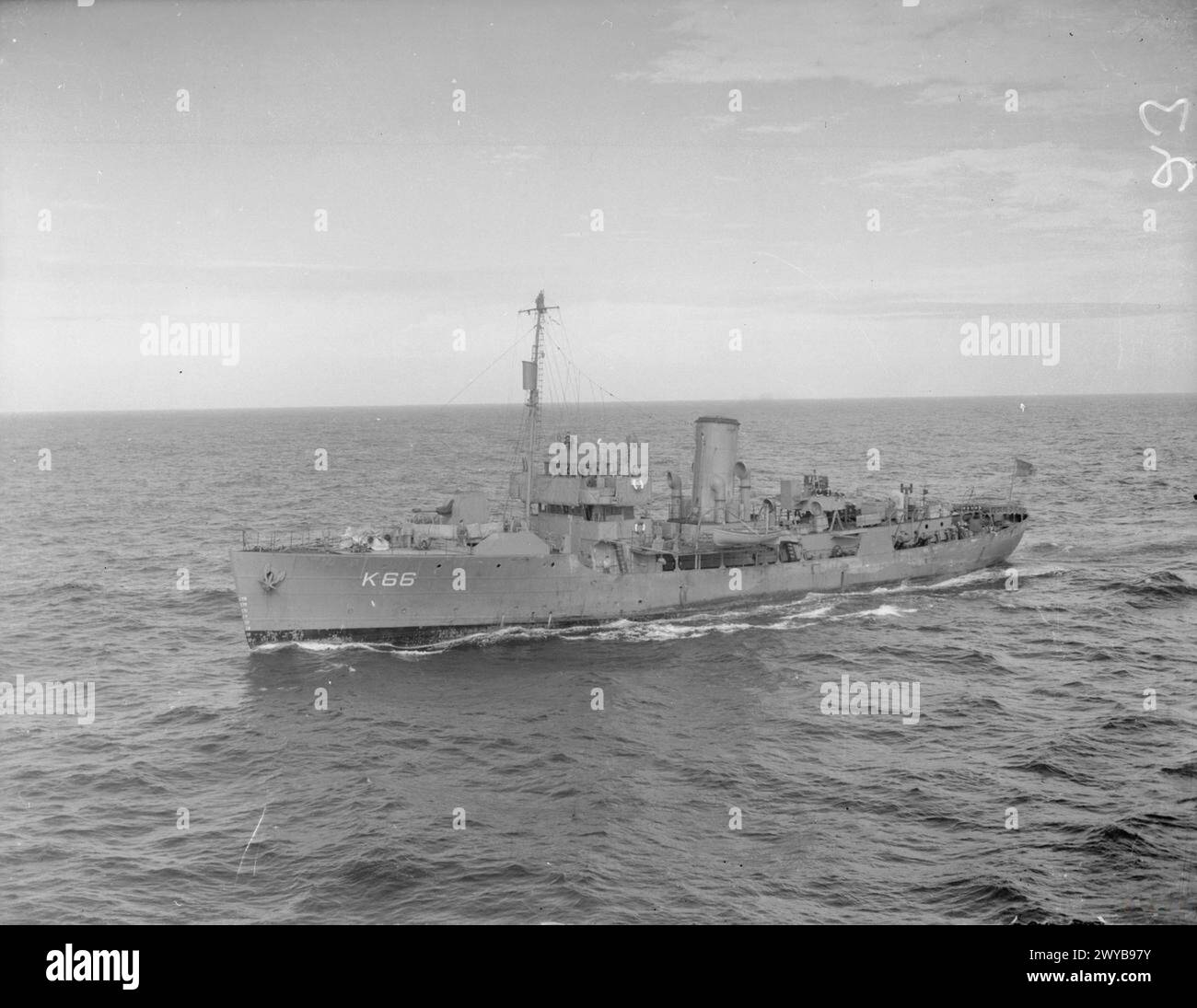 THE ROYAL NAVY DURING THE SECOND WORLD WAR - HMS BEGONIA underway at sea. , Royal Navy, HMS Begonia, Corvette, (1942) Stock Photo