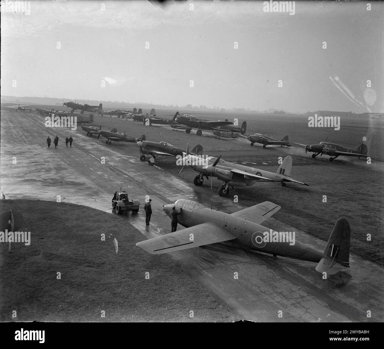 ROYAL AIR FORCE FLYING TRAINING COMMAND, 1940-1945. - Aircraft of the ...