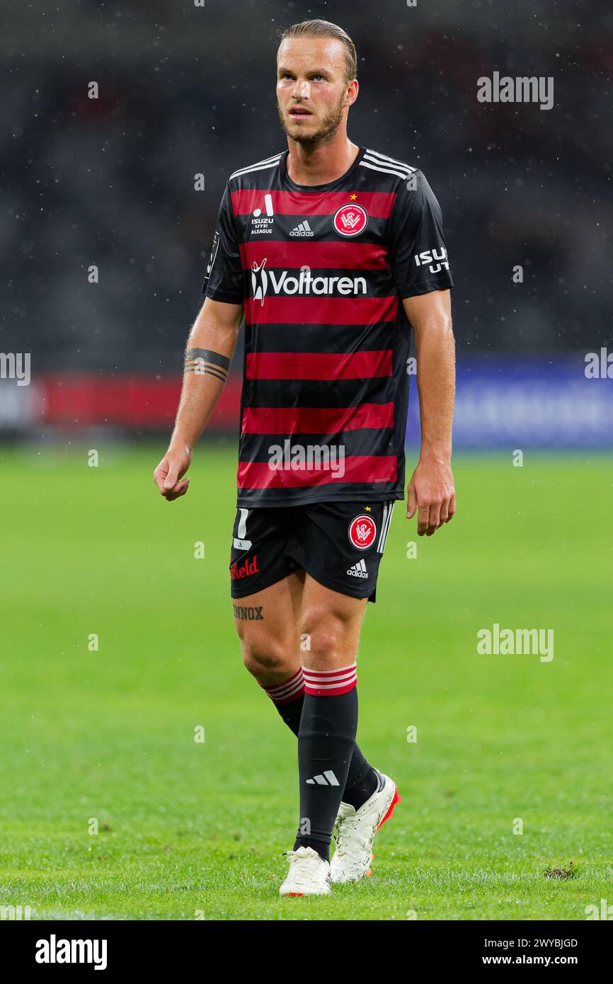 Sydney, Australia. 05th Apr, 2024. Jorrit Hendrix of the Wanderers awaits the corner to be kicked during the A-League Men Rd23 match between the Wanderers and Brisbane Roar at CommBank Stadium on April 5, 2024 in Sydney, Australia Credit: IOIO IMAGES/Alamy Live News Stock Photo