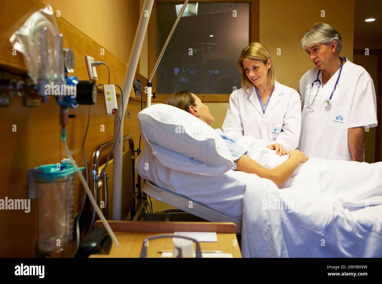 1950s hospital nurses patient hi-res stock photography and images - Alamy