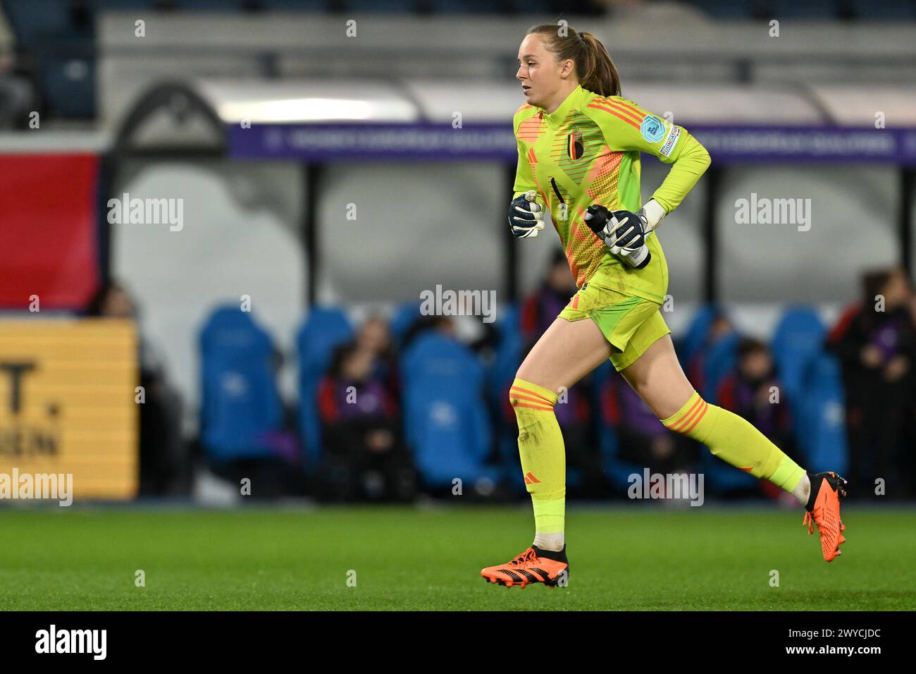 Leuven, Belgium. 05th Apr, 2024. Belgium's goalkeeper Lisa Lichtfus pictured during a soccer game between Belgium's national women's team the Red Flames and Spain, on Friday 05 April 2024 in Heverlee, Leuven, match 1/6 of the qualifications of the 2025 European Championships. BELGA PHOTO DAVID CATRY Credit: Belga News Agency/Alamy Live News Stock Photo