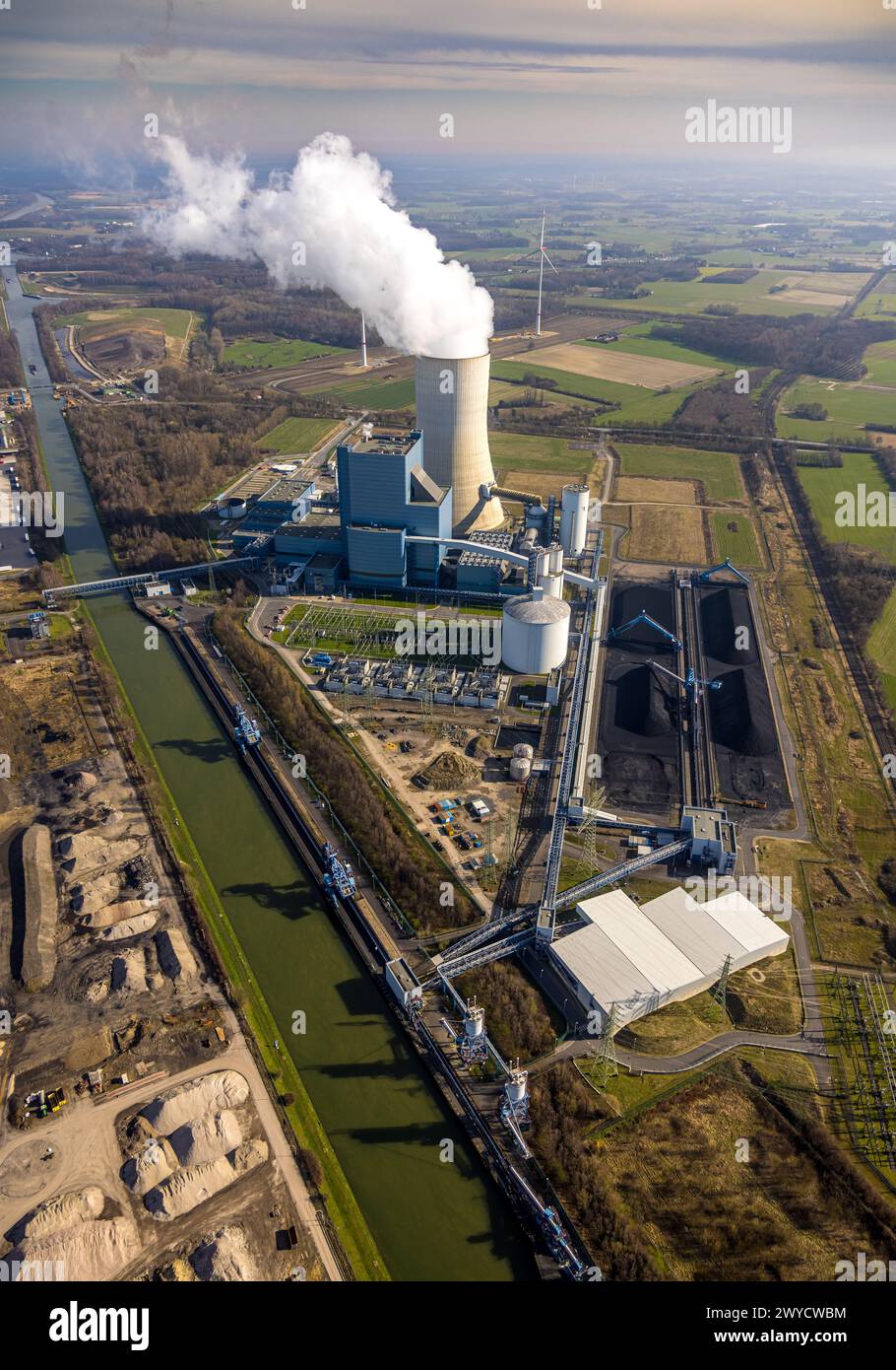 Aerial view, EON power plant Datteln 4 of Uniper Kraftwerke GmbH, with smoking cooling tower at the Dortmund-Ems canal, Dümmer, Datteln, Ruhr area, No Stock Photo