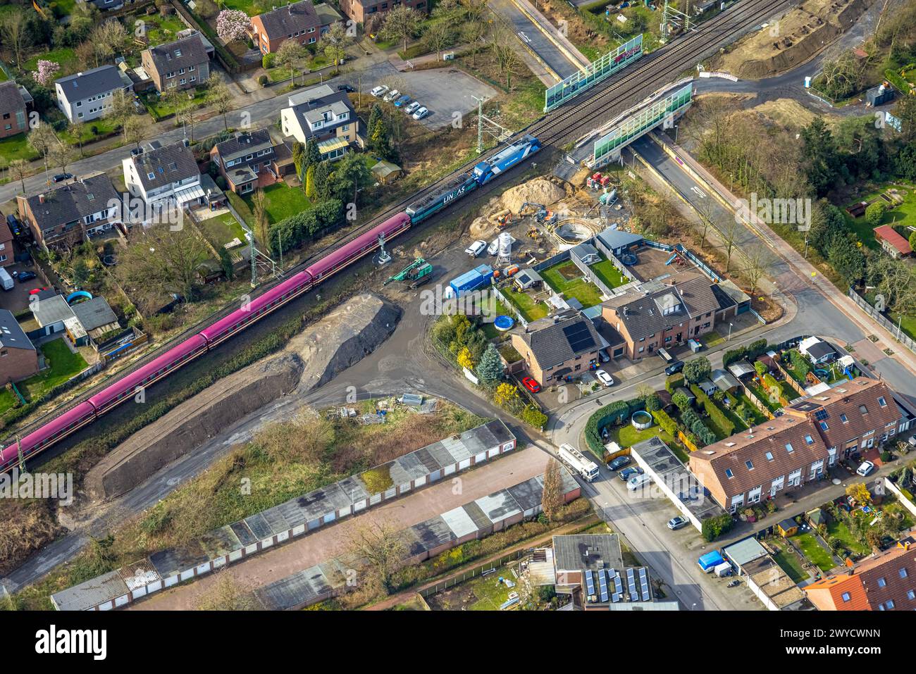 Aerial view, Dianastrasse railroad bridge and railroad embankment construction site for noise barriers near Hedwigstrasse, expansion of the Betuwerout Stock Photo