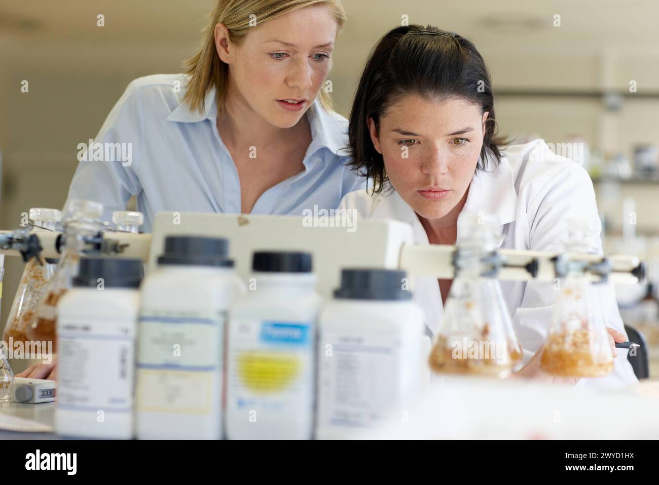 Field laboratory experiments hi-res stock photography and images - Alamy