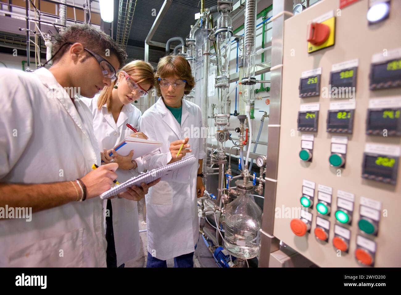 Escuela industrial hi-res stock photography and images - Alamy