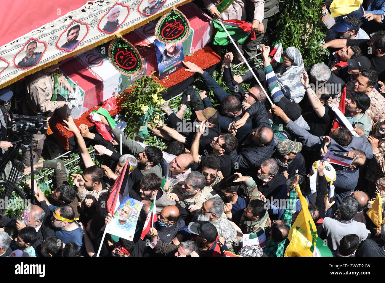 240405-tehran-april-5-2024-xinhua-people-take-part-in-a