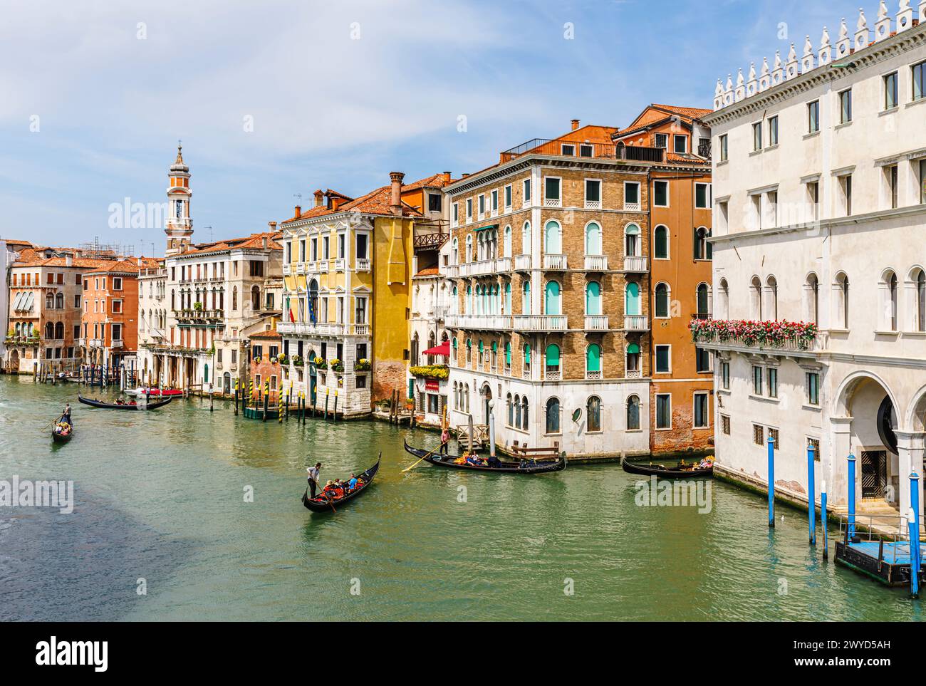 Classic view from the Rialto Bridge of the Grand Canal with gondolas in ...