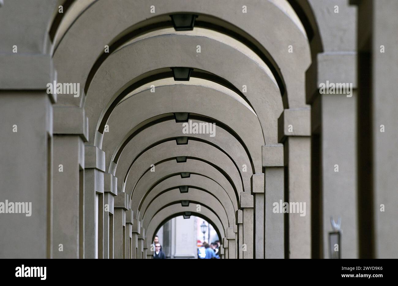 Lungarno Archibusieri, gallery between the Ponte Vecchio and the Uffizi Gallery. Florence. Tuscany, Italy. Stock Photo