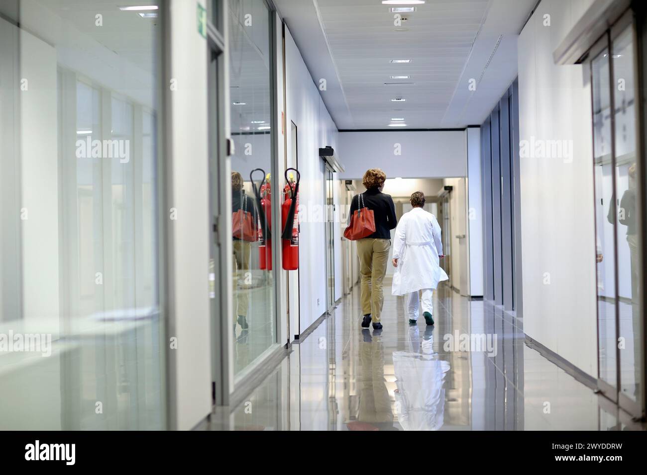 Corridor, Onkologikoa Hospital, Oncology Institute, Case Center for ...