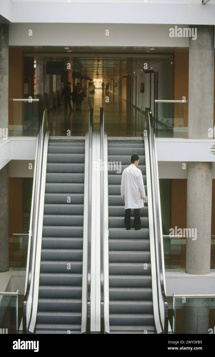 Line Inested Hospital Lines of people in hospitals hi-res stock photography and images - Alamy