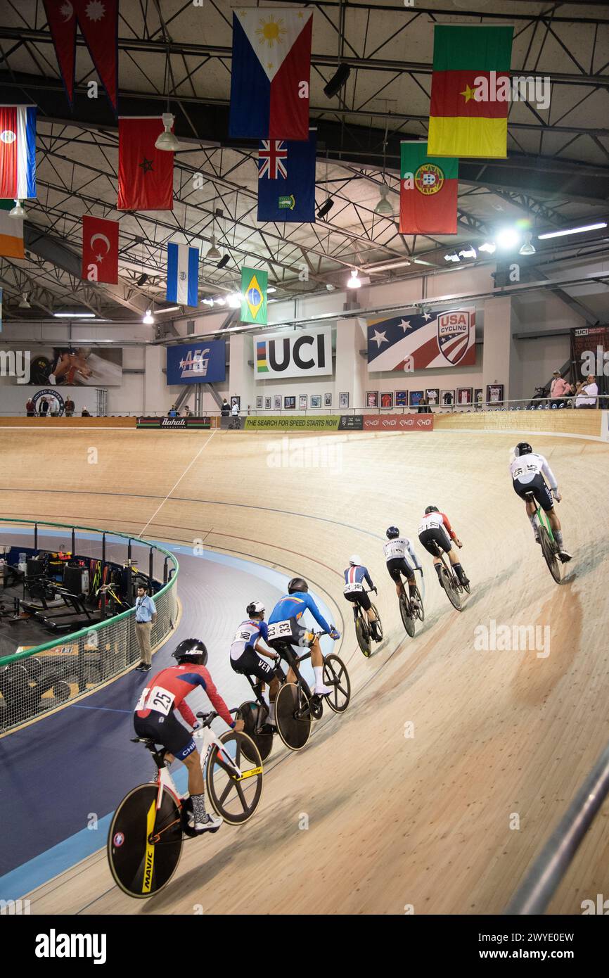 Los Angeles, California, USA. 5th Apr, 2024. Riders in the men's points
